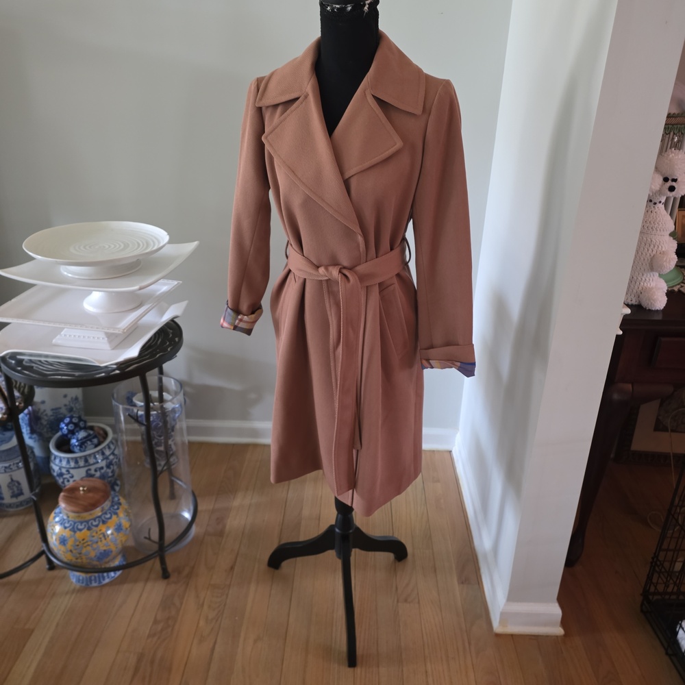 Ann Taylor Women's Tan Spring Trench Coat. XSP.  LIKE NEW.